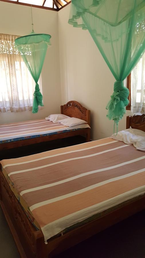 Lokuge Grand Resort Катарагама Екстер'єр фото