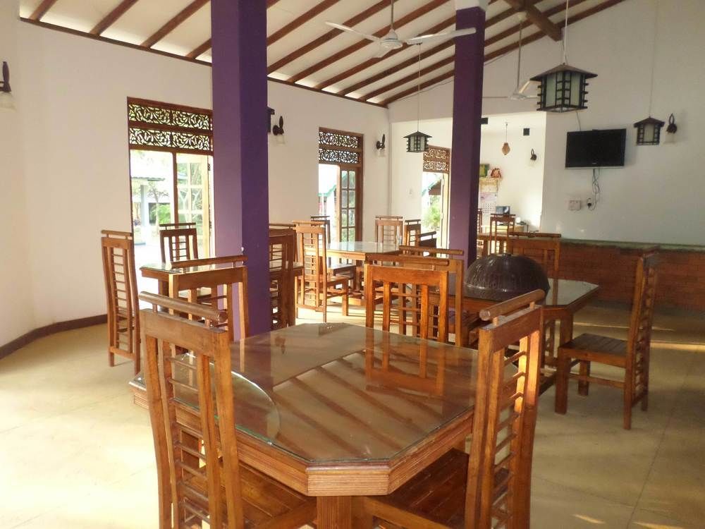 Lokuge Grand Resort Катарагама Екстер'єр фото